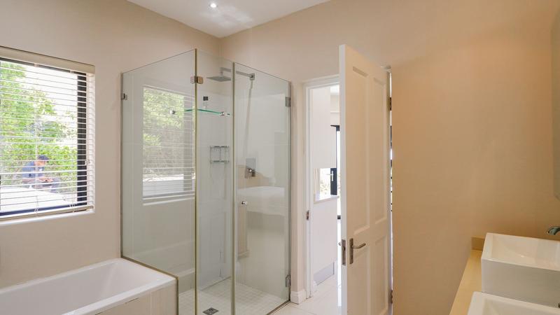 To Let 5 Bedroom Property for Rent in Pinnacle Point Golf Estate Western Cape